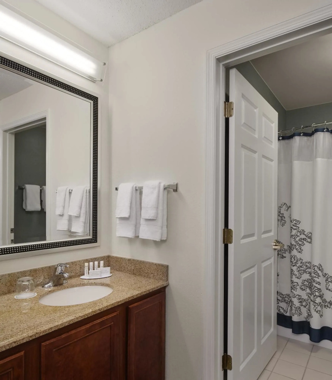 Residence Inn Saint Louis Airport / Earth City