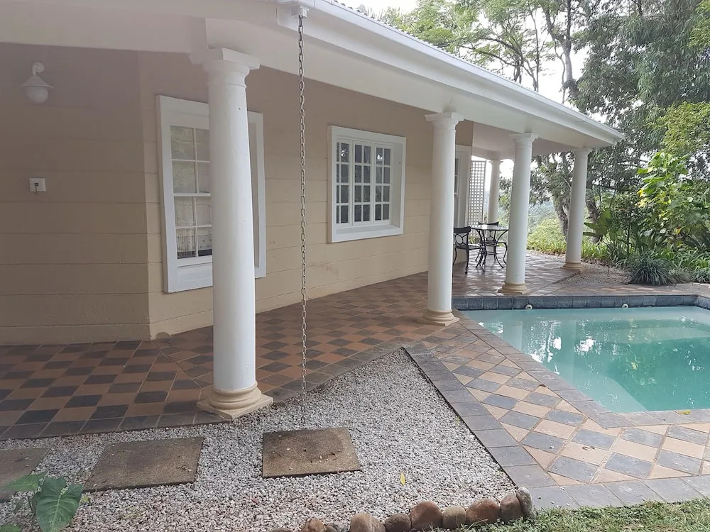 Blue Mountain Luxury Lodge