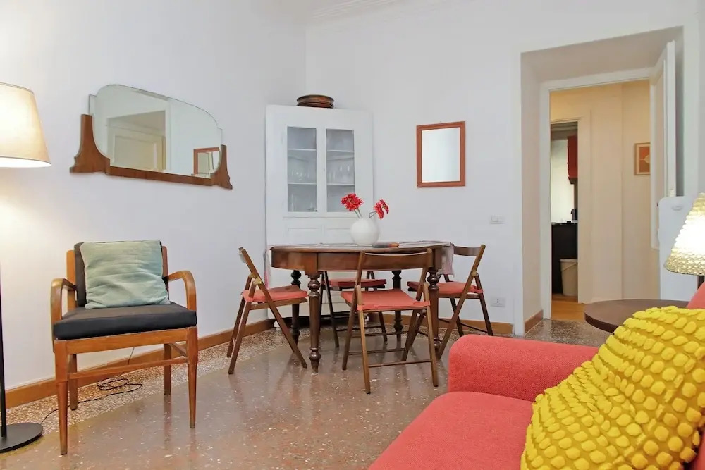 YCH Riboty house al Vaticano