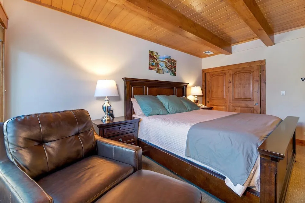 Mv32: Lakeland Village Luxury Condo With Great Amenities