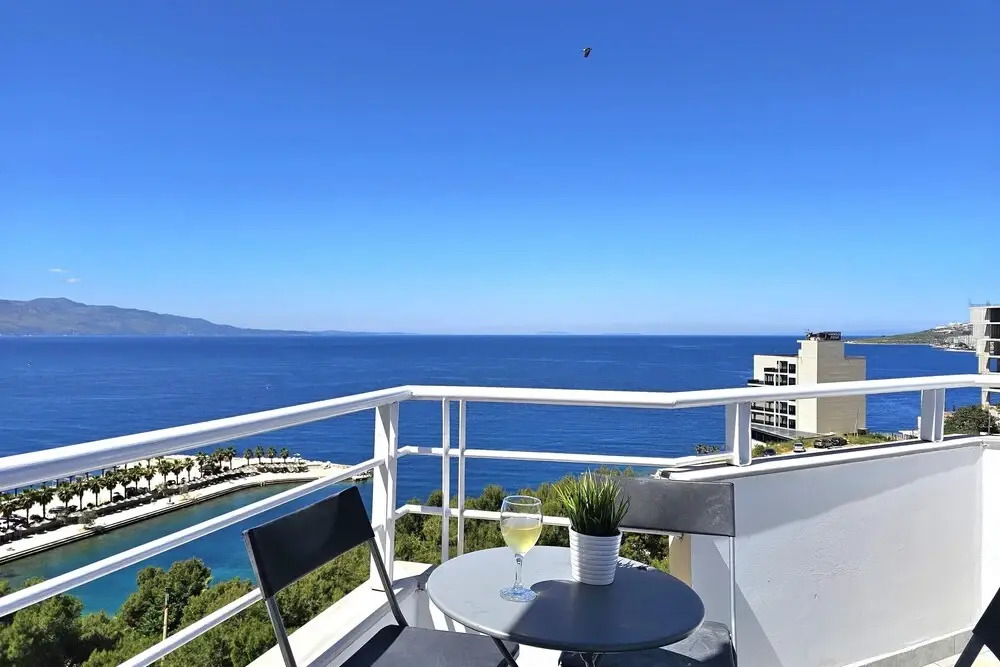 Two Bedroom Apartment With Sea View-061