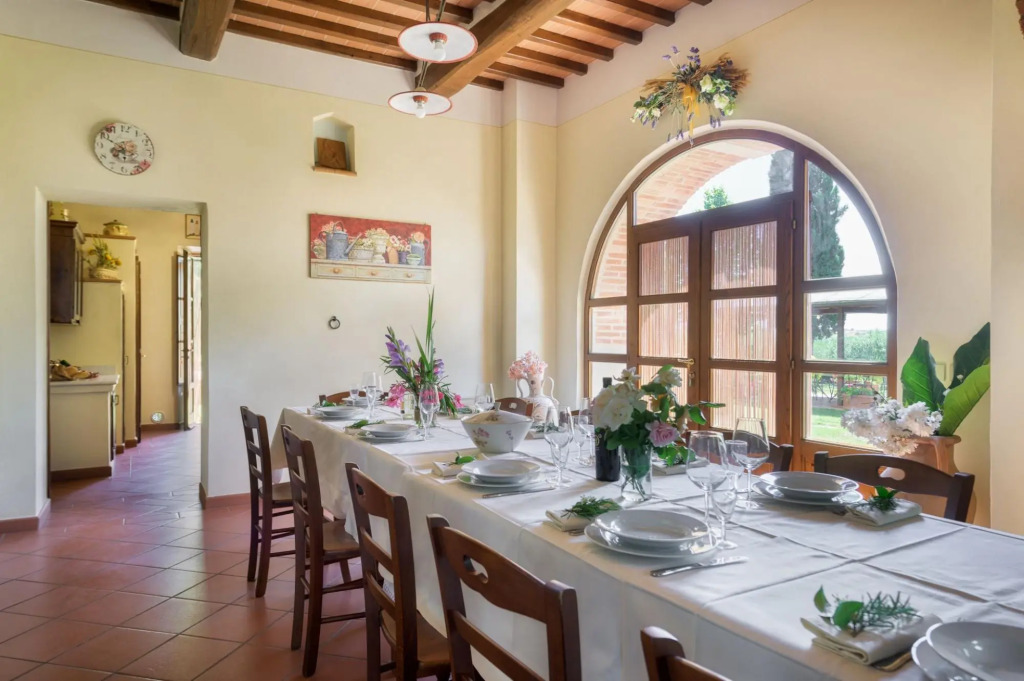 Villa Fratta, sleeps 14 villa with private pool, AC and Wi-Fi close to Cortona-Villa Fratta