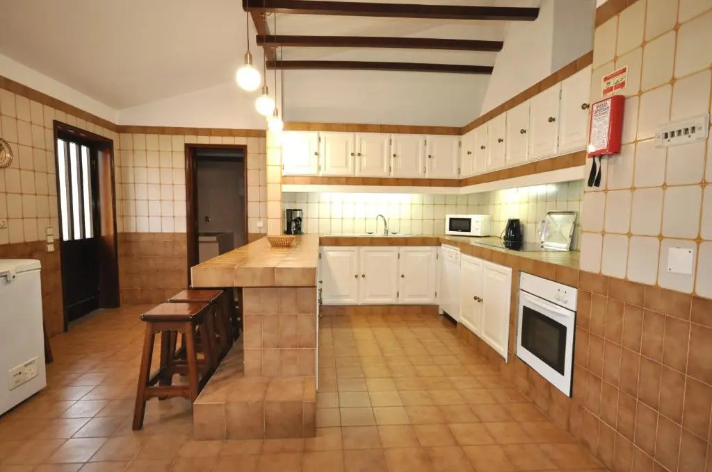 5 En-Suite Bedrooms, close to centre, free AC WiFi