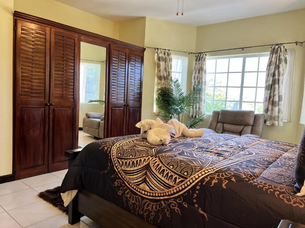 A Luxurious 4-Bedroom Private Villa with Games Room, Theatre & Modern Art