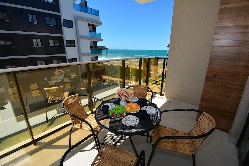 Duplex Vista Mar com Piscina Privativa