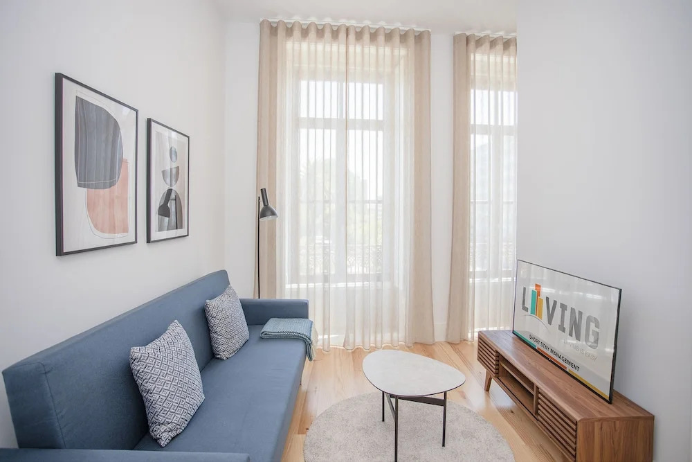Liiiving in Porto-City View Apartment 2F