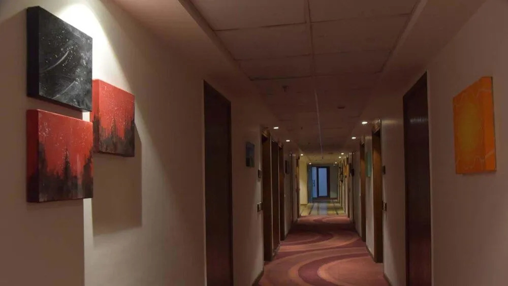 Royale Retreat Hotel & Spa Near Mall Road