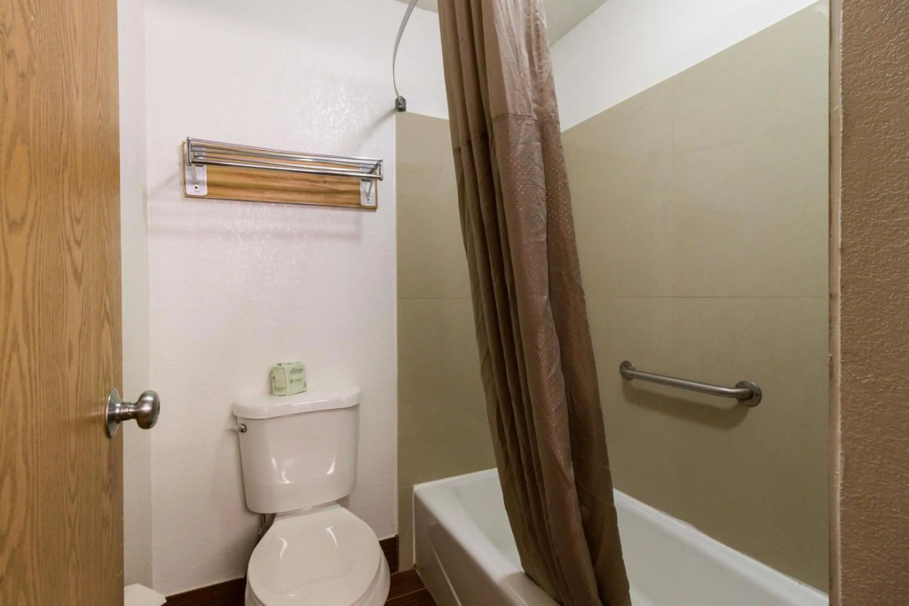 Motel 6 Davenport, IA