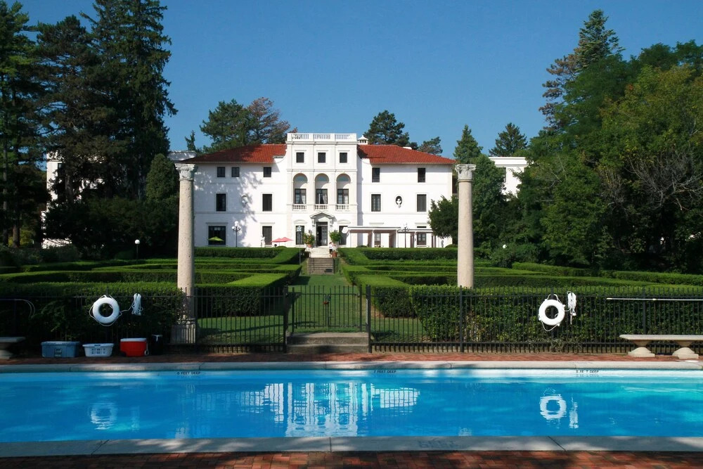 Geneva On The Lake Boutique Resort Hotel