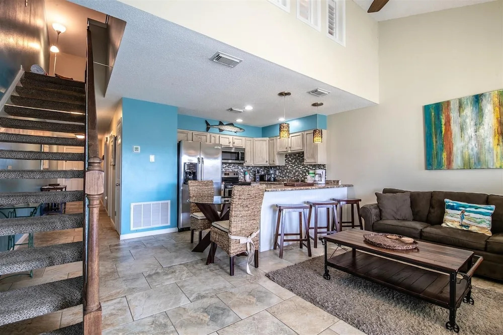 9 G, Two Bedroom Condo