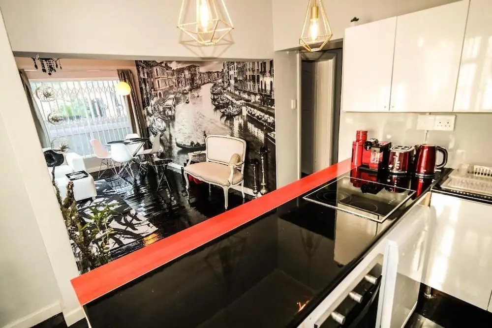 3 York Apartment