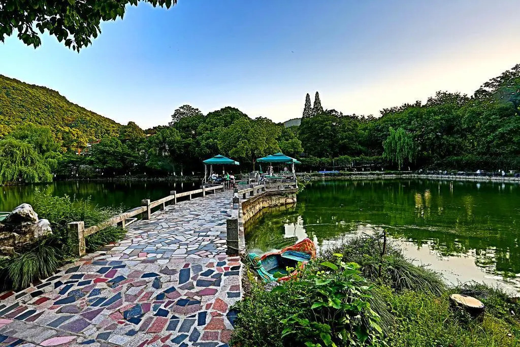 West Lake Vishwa Resort
