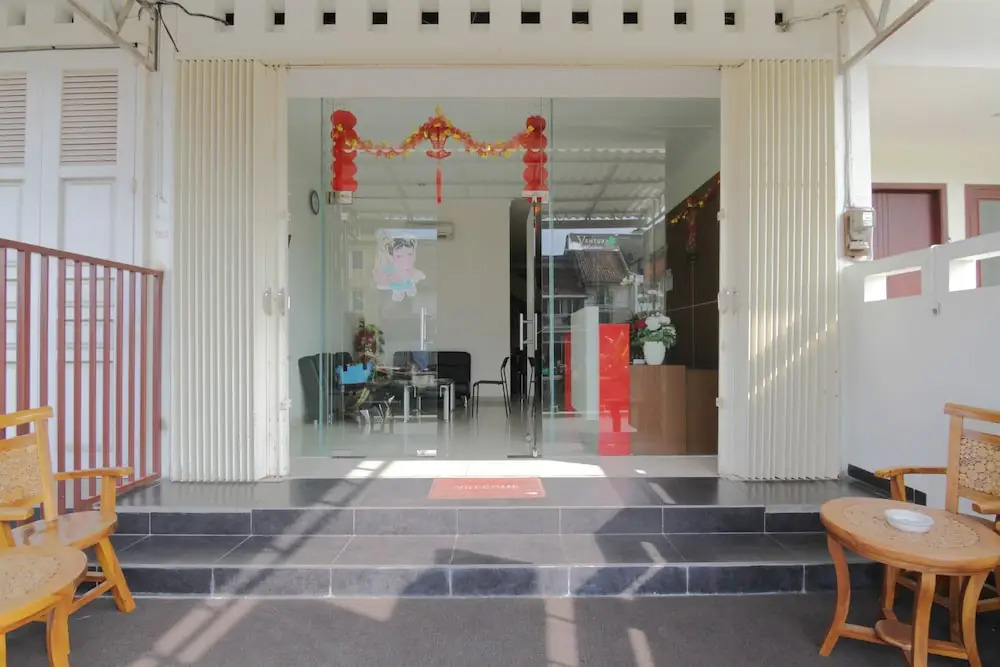 Airy Pecinan Kalikuping Utara 243 Semarang