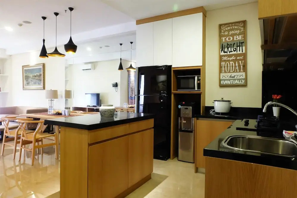 Direct Pool Access Lavenue Apartment