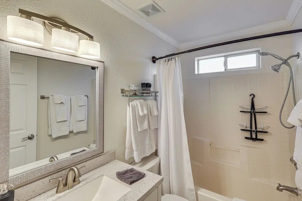 Desert Breeze Retreat Near All of Lake Havasu