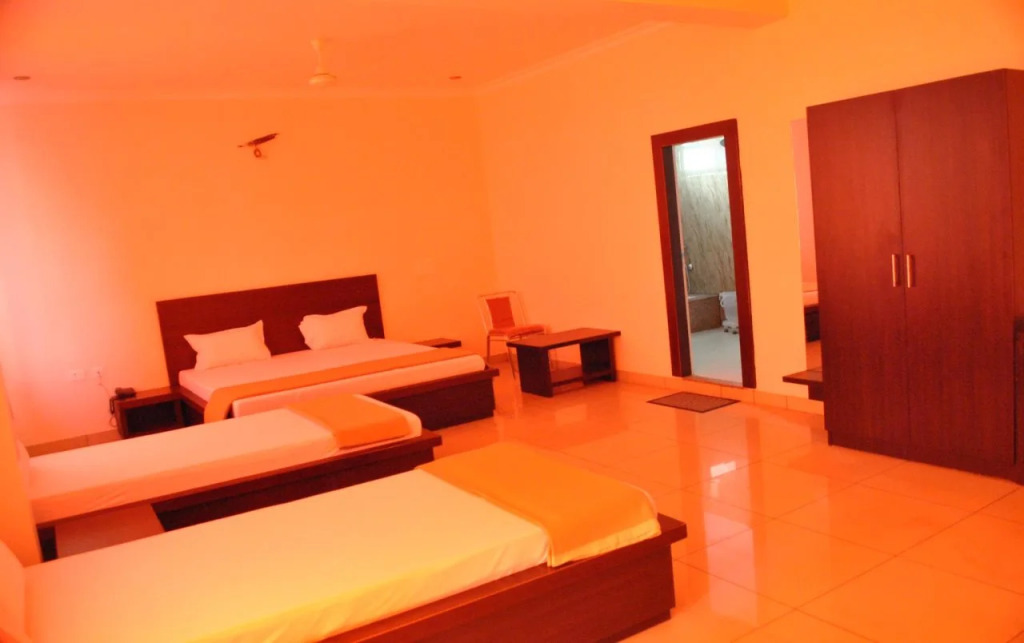 Saket Hotel