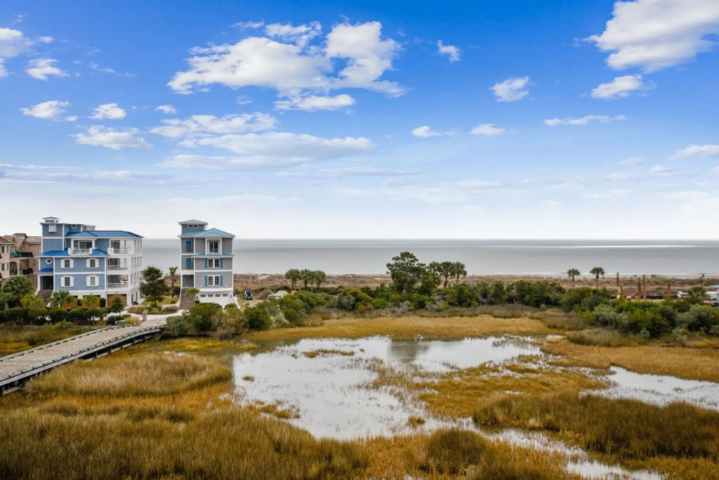 Sleeps 24, Private Beach Boardwalk, Infinity Pool 20 Bradley Cir by Avantstay