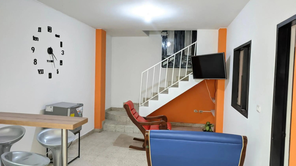 Espectacular y céntrico apartamento en el corazón de San Gil, junto a agencias de turismo, restaurantes, Gallineral, transporte, supermercado, panaderia, parking I 1
