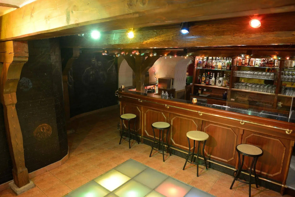 Burg Edelhof Hotel-Restaurant