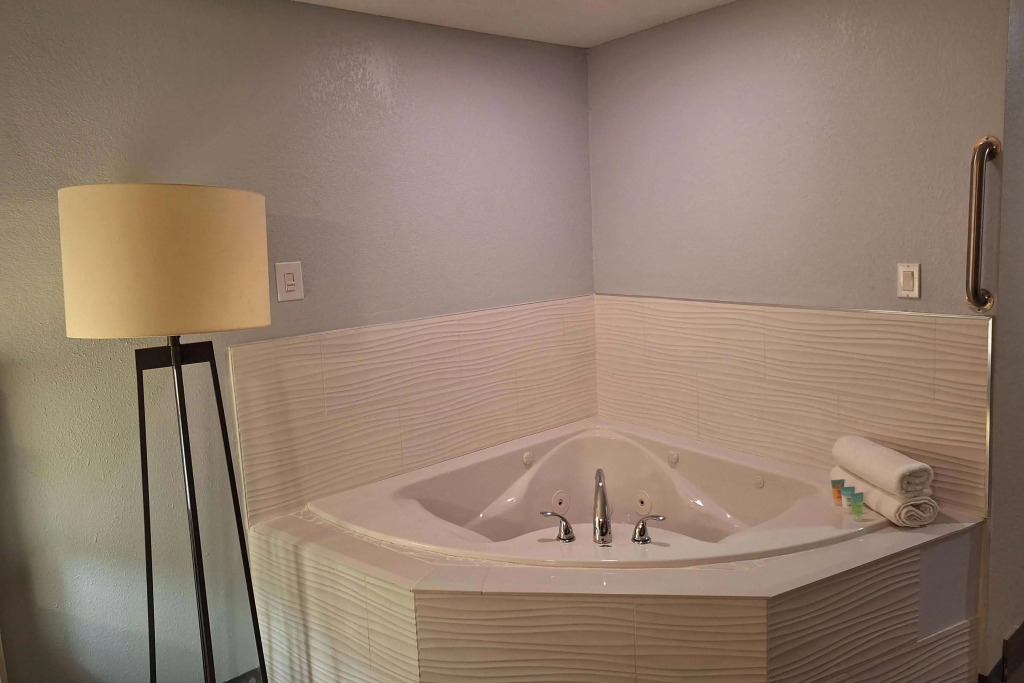 Travelodge by Wyndham Indianapolis Speedway