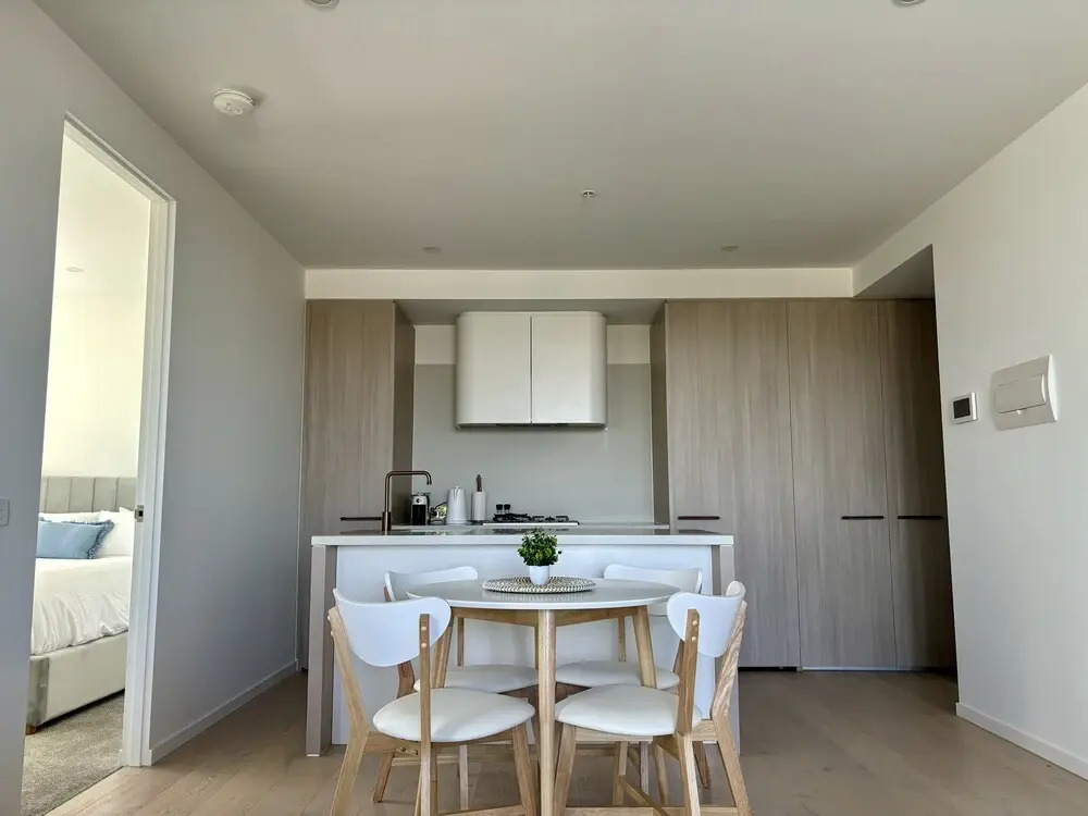 SkyGarden Luxury Condo The Glen by Live Local