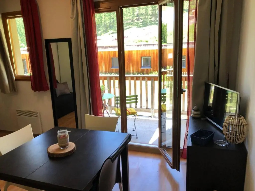 Studio vue piste + parking souterrain privatif inclus