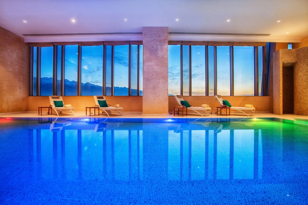 Отель Ritz-Carlton Алма-Ата