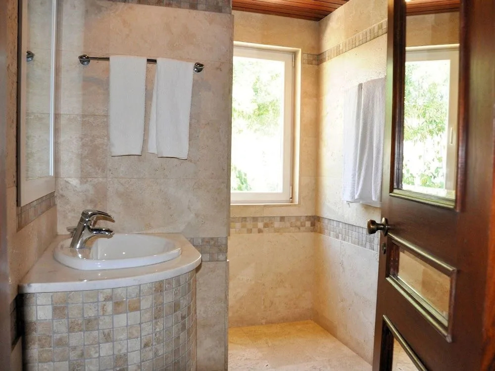 Villa in Vilamoura with Private Pool & BBQ