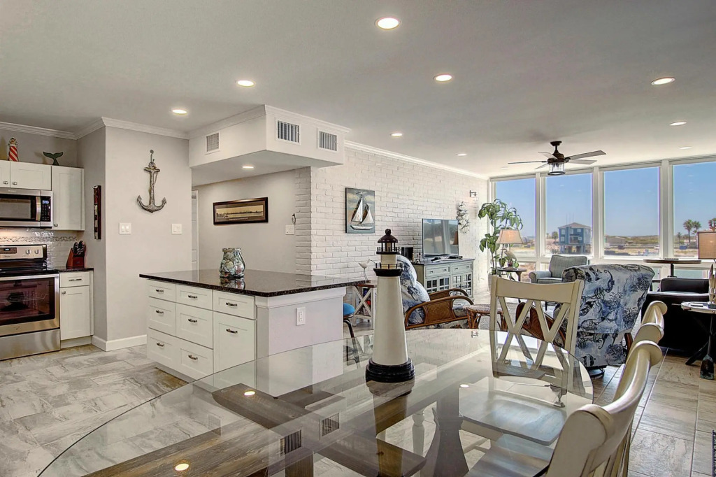 Channelview 107 in Port Aransas