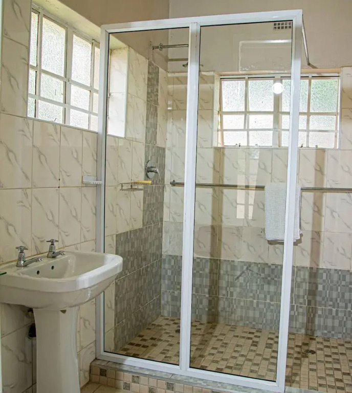 Hungwe House Victoria Falls
