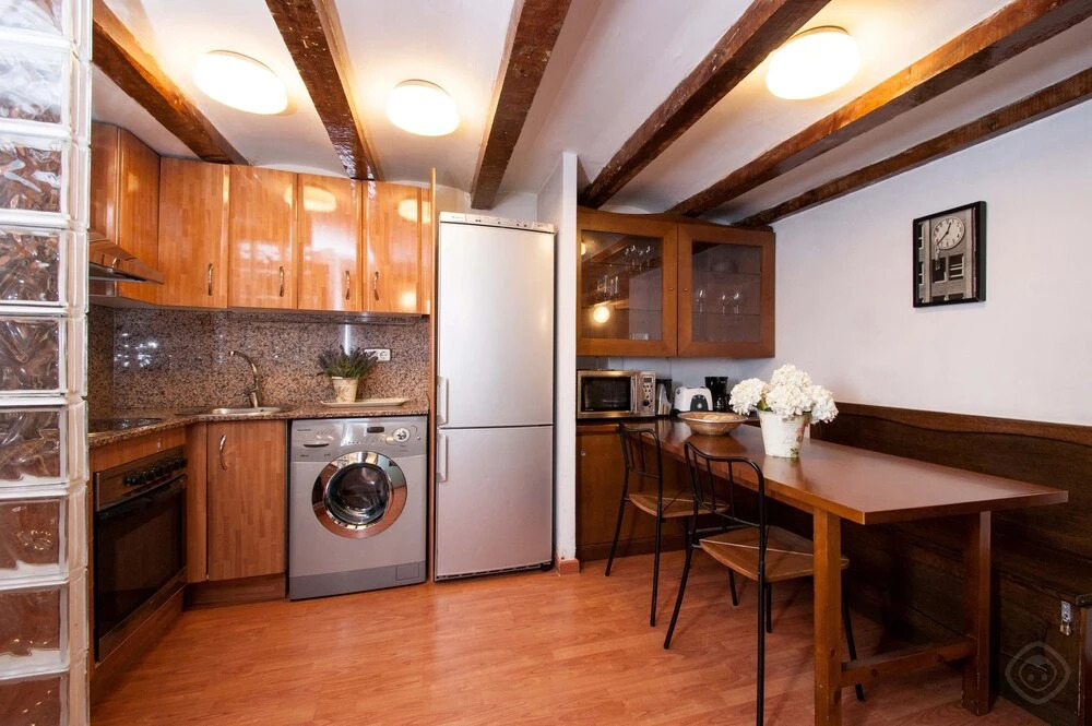 Rustic Poble Sec Apartment