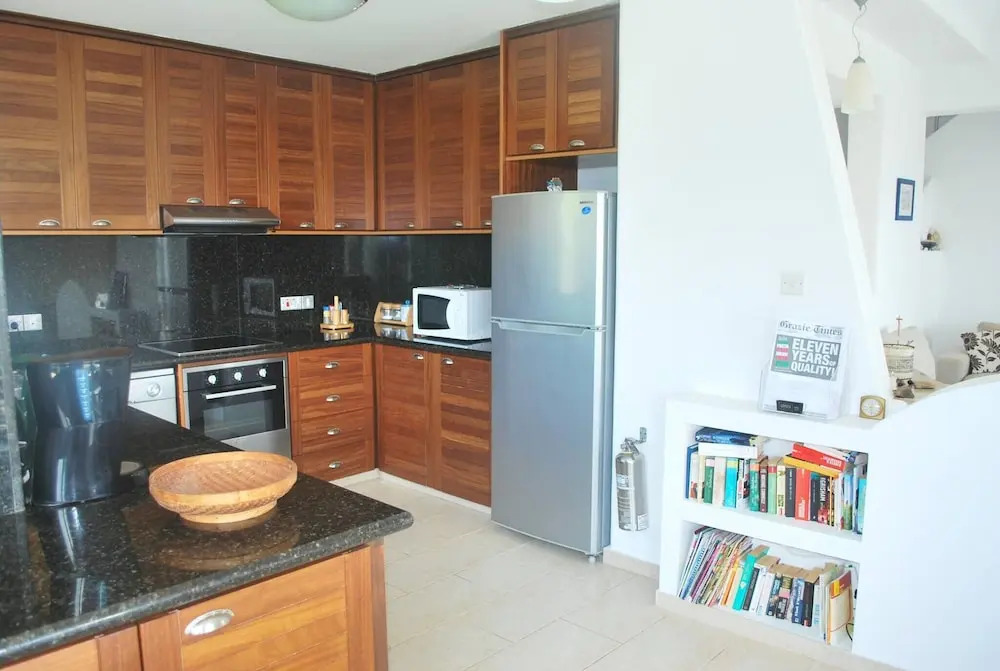 Sea Front Villa With Private HEATED Pool, Quiet area Paphos 322