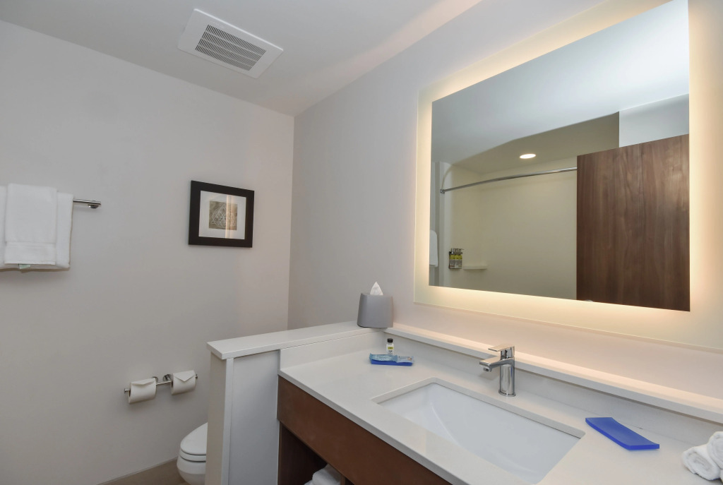 Holiday Inn Express & Suites Charlotte - Ballantyne by IHG