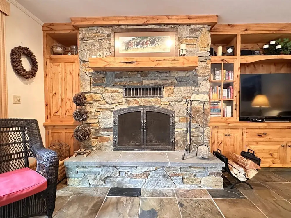 Mh138 Mountain Harbor Holiday Roost