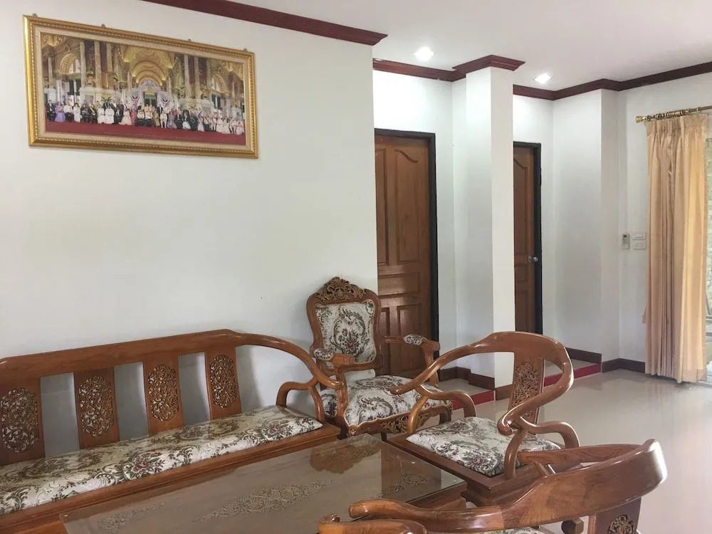 นาหินลาดรีสอร์ท Nahinlad Resort