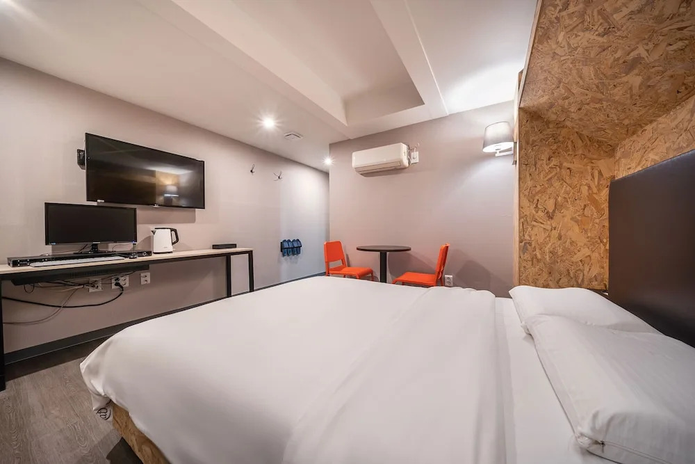 26 HOTEL