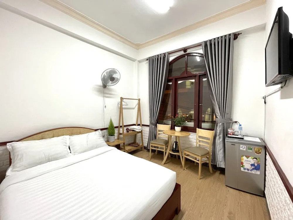 Tường Vy Dalat Central