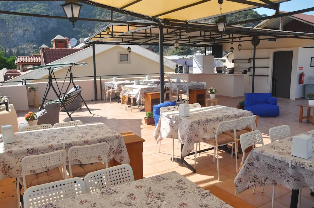 Dalyando Hotel