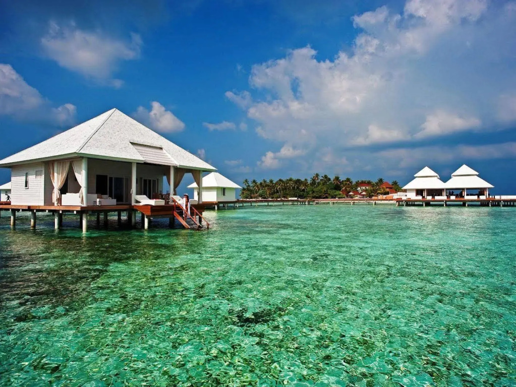 Diamonds Athuruga Maldives Resort & Spa