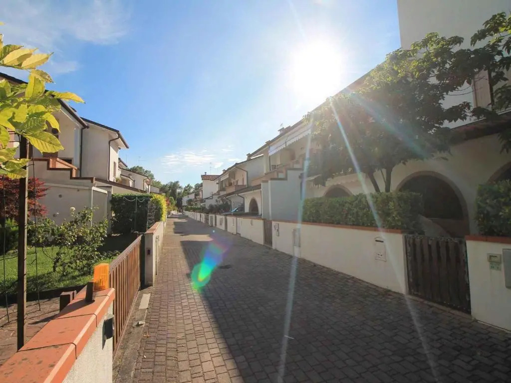 Apartment in Eraclea Mare 40811
