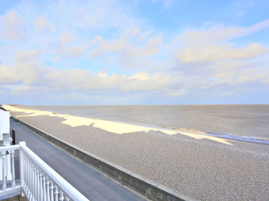 3 Bed in Aldeburgh oc-reg