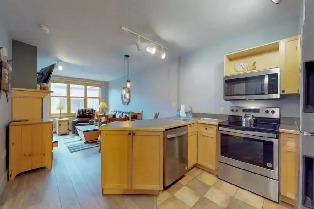 1 Bedroom Mountain Condo In River Run Village With Expansive Mountain Views And Walking Distance To Ski Slopes
