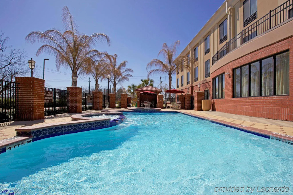 Holiday Inn Express Hotel & Suites Wharton