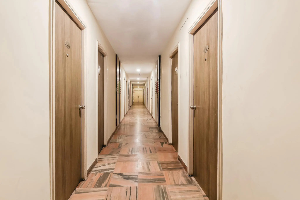 Collection O 9386 Hotel Happy Stay