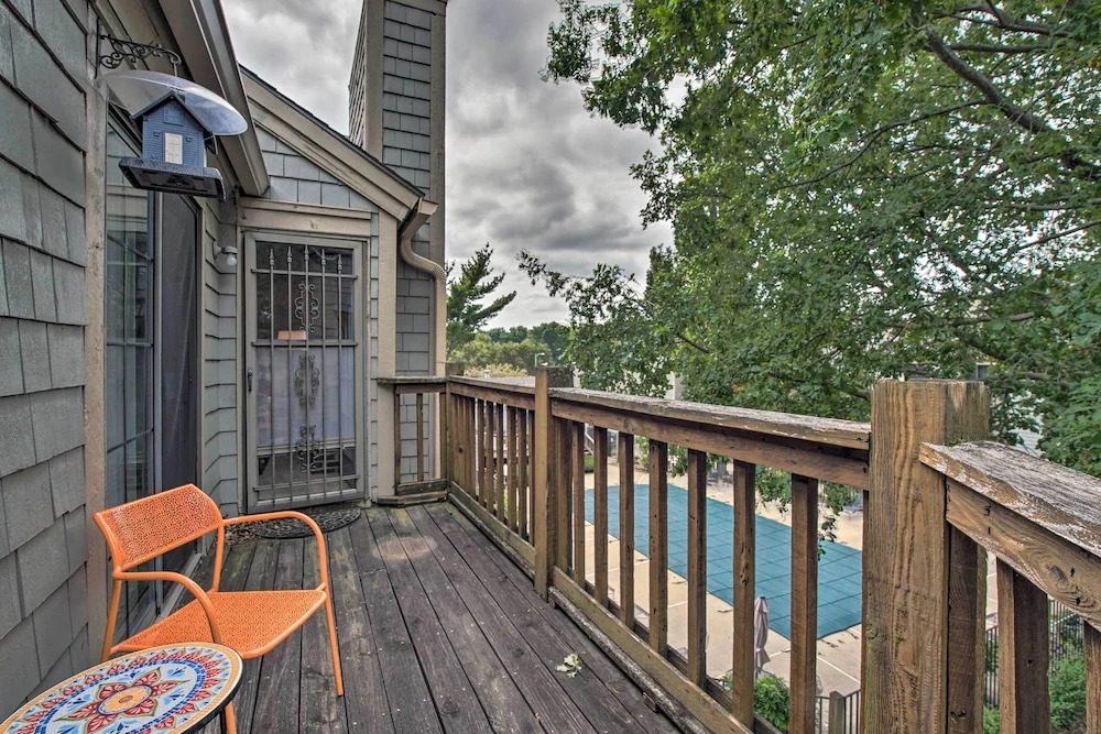 Shawnee Condo < 10 Mi to Downtown Kansas City!
