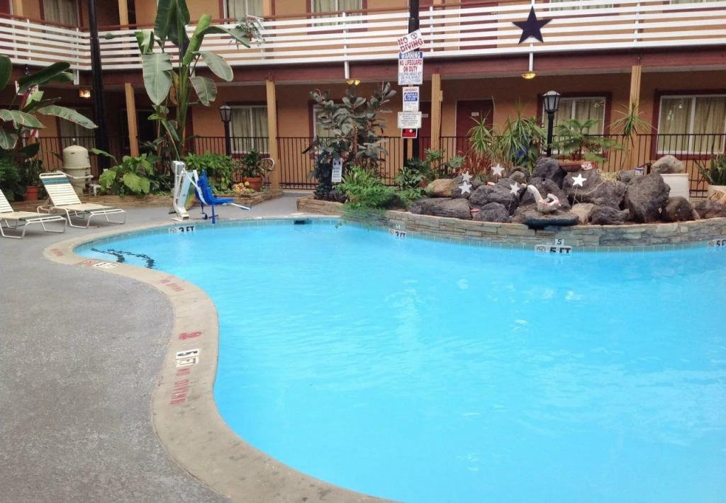 Budget Host Inn