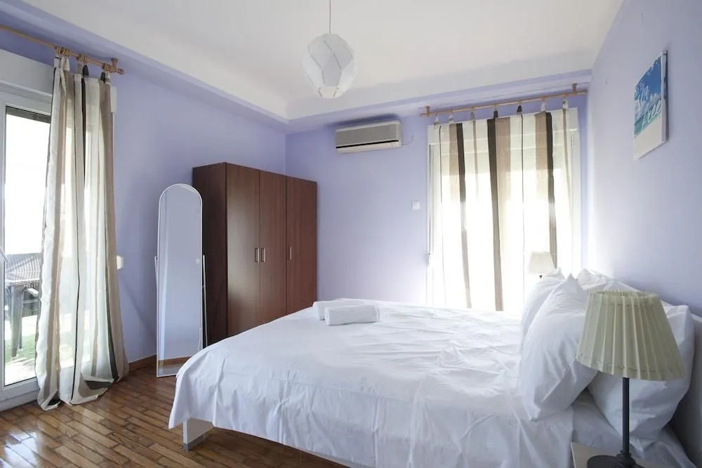 Ano Patisia, A 5th floor penthouse