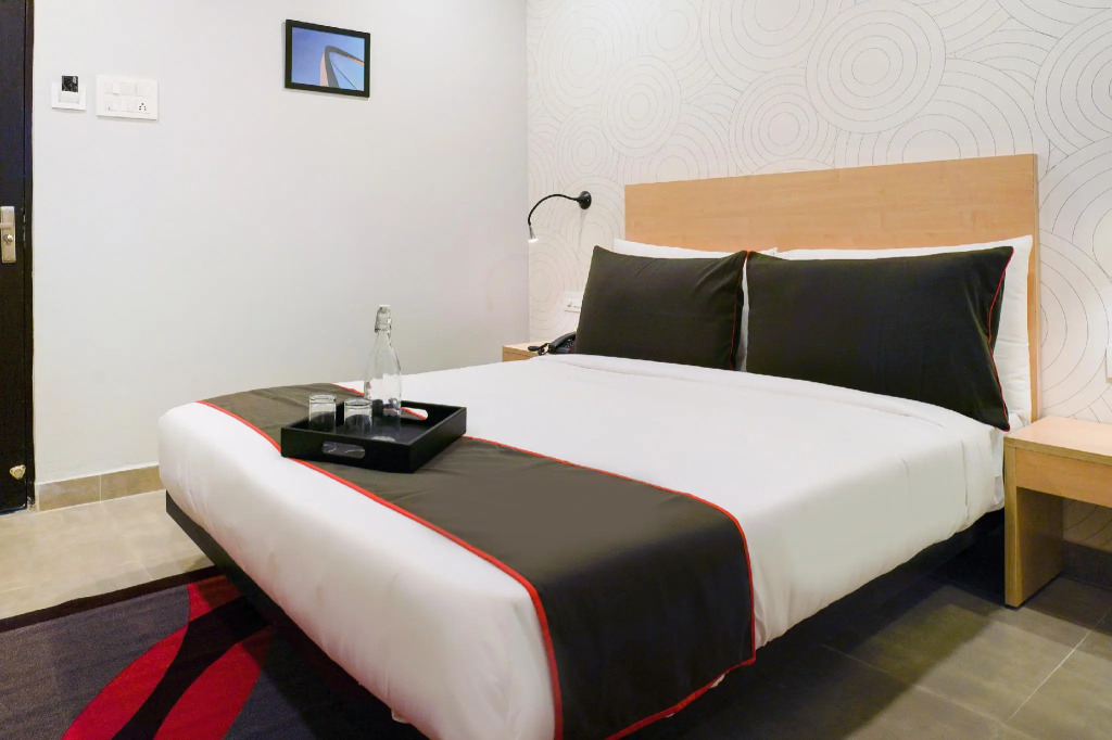 Fabhotel Cinco Primera - Nr LV Prasad, Banjara Hills