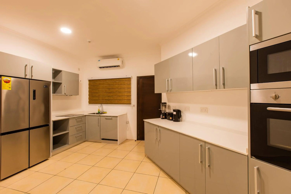 Accra Fine Suites - Holi Flats Airport Residential