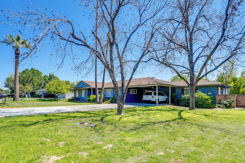 10 Mi to Dtwn Phoenix: Studio w/ Outdoor Kitchen!